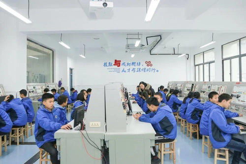 秀山職教︱電子技術(shù)應(yīng)用專業(yè)歡迎你 融合電子科技與電子商務(wù)，引領(lǐng)智慧未來(lái)