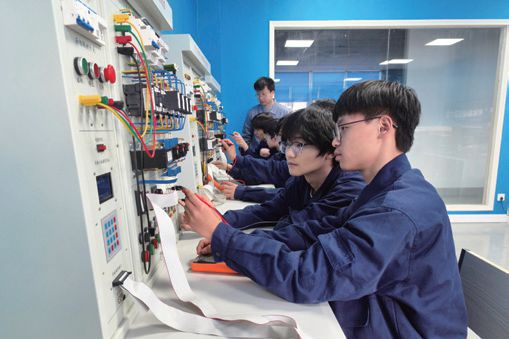 弘途高級(jí)技工學(xué)校 聚焦電子商務(wù)技術(shù)服務(wù)，培養(yǎng)數(shù)字時(shí)代技能人才